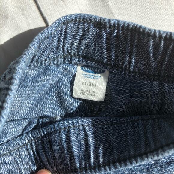 Old Navy Baby Girl Chambray Ruffle Shorts, 0-3m - Picture 5 of 7